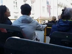 fellation, Salope - Elle lui suce la bite dans un bus touristique